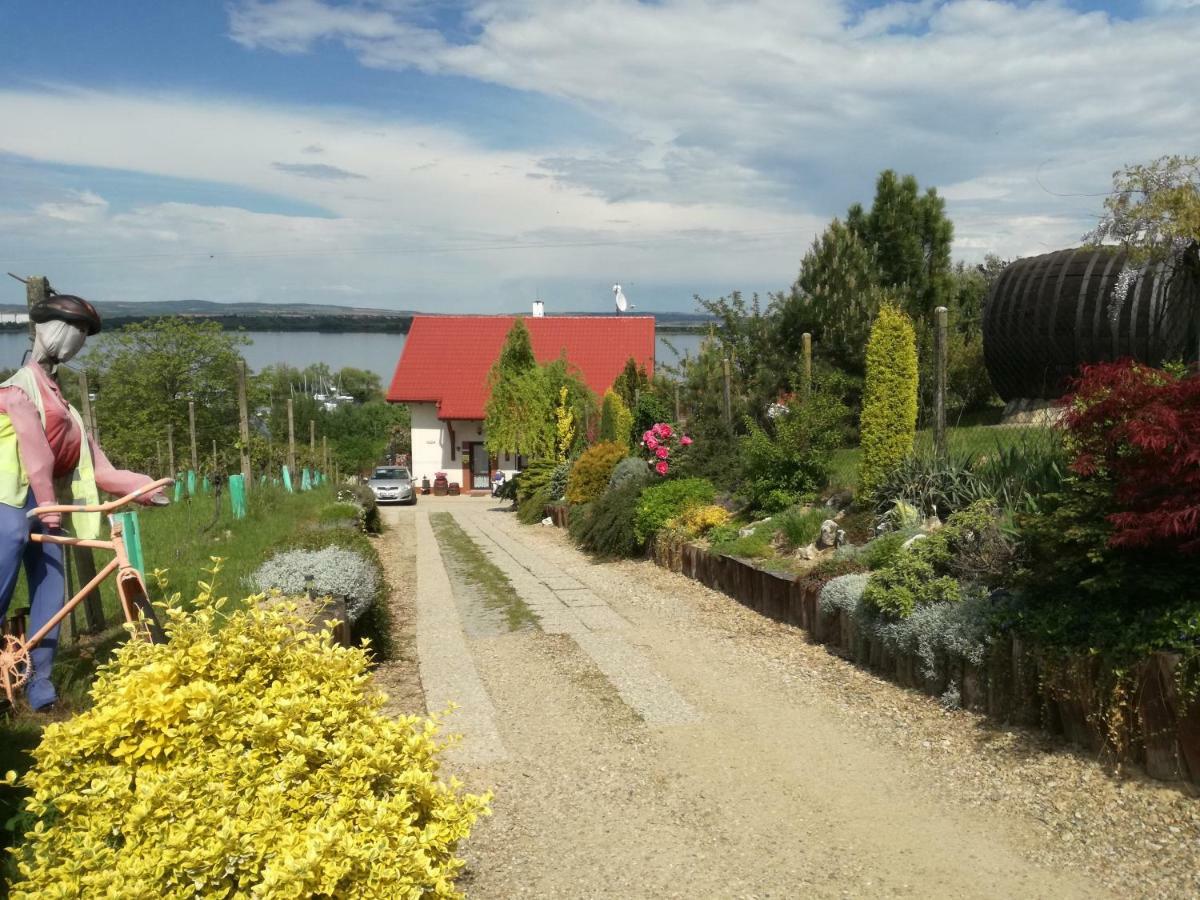 Penzion Nad Jezerem Pavlov Exterior photo