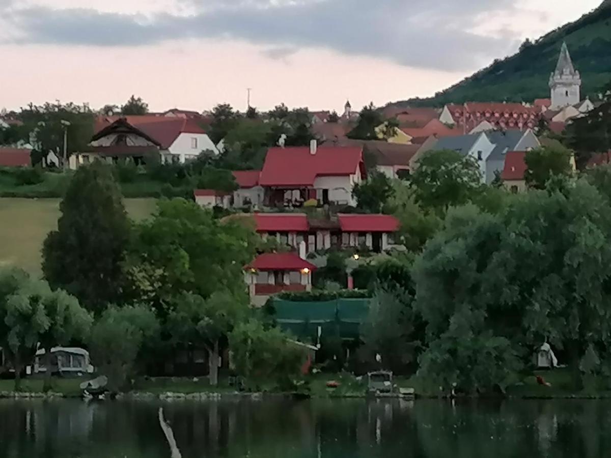 Penzion Nad Jezerem Pavlov Exterior photo